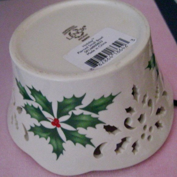 "LENOX RARE-RETIRED-SIGNED HOLIDAY PIERCED SMALL BOWL" FINE PORCELAIN! 8/22/25 - Picture 4 of 7